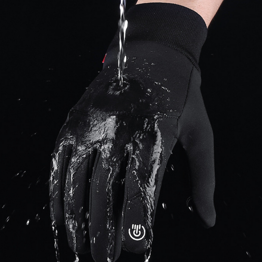 Close-up van de touch functie op warme, winddichte zwarte winterhandschoenen. Geschikt voor smartphone.