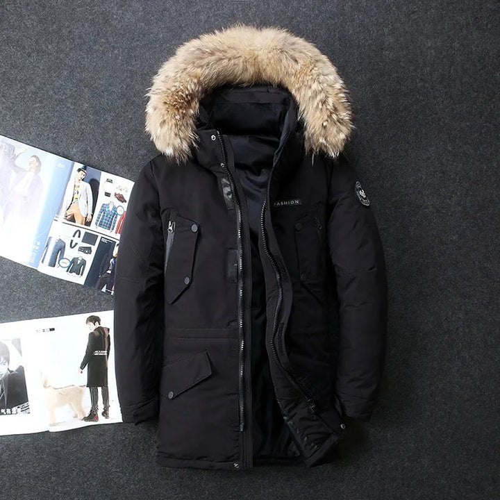 Warme winddichte heren winterjas met capuchon, perfect voor koud weer. Zwarte bovenkleding voor mannen.