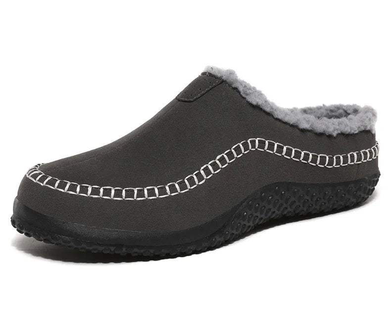 Heren comfortpantoffels, zacht gevoerd, met stevige antislipzool voor veilige stap.