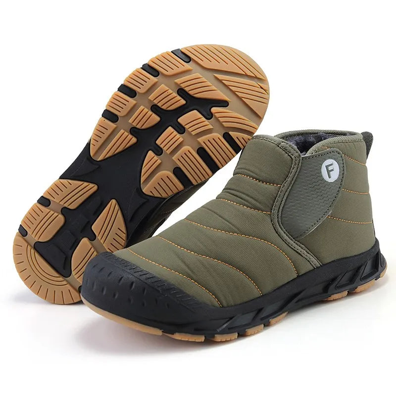 Detaillering van de stevige vetersluiting op warme heren snowboots. Zorgt voor een optimale pasvorm en comfort.