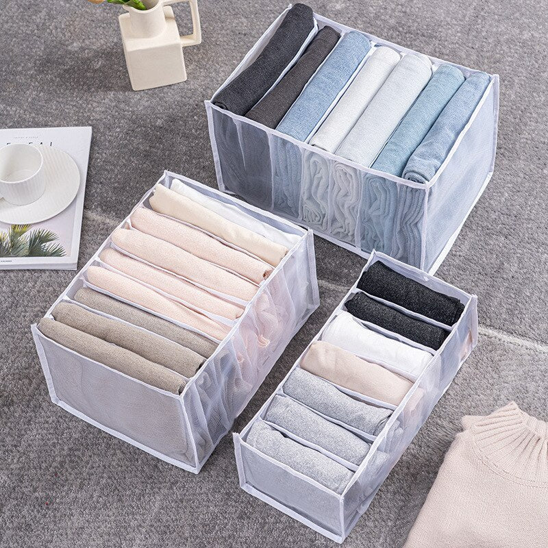 Flexibele kleding organizer, ideaal voor een opgeruimde kledingkast; eenvoudig te plaatsen in laden.