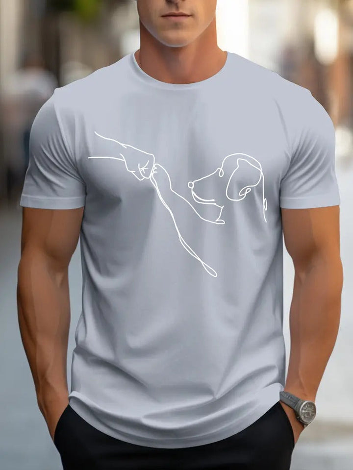 Stijlvol heren t-shirt met ronde hals en unieke hondenprint. Comfortabele, sportieve herenmode, perfect voor de zomer.