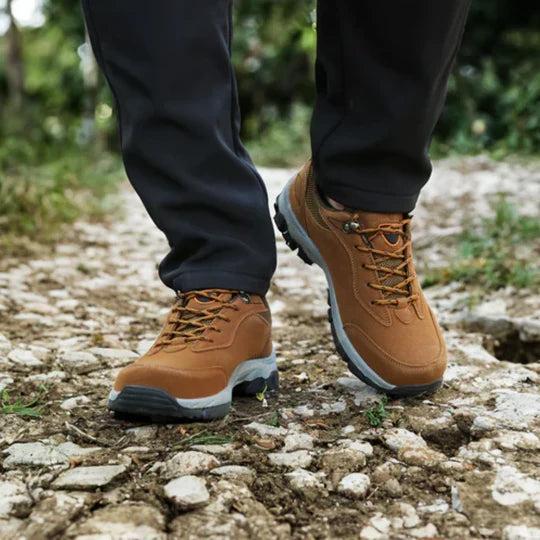 Comfortabele heren orthopedische wandelschoenen met ademend materiaal en uitstekend loopcomfort voor lange tochten.