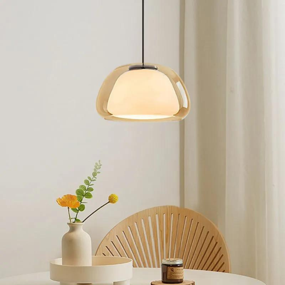 Transparante glazen koepel hanglamp. Minimalistisch design voor keuken, woonkamer of hal. Sfeervolle E27 verlichting.