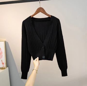 Zachte cropped damestrui met ronde hals. Perfect voor casual mode en dagelijks comfort.