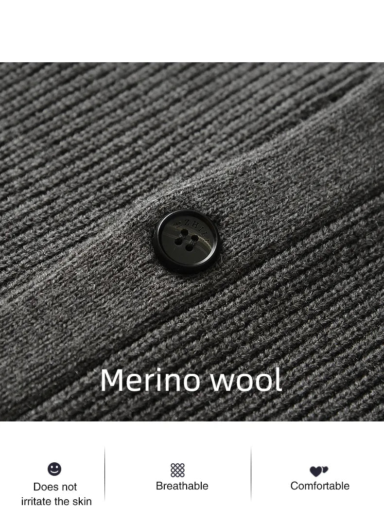 Zwart slimfit heren vest van gebreid merinowol met elegante knopen.