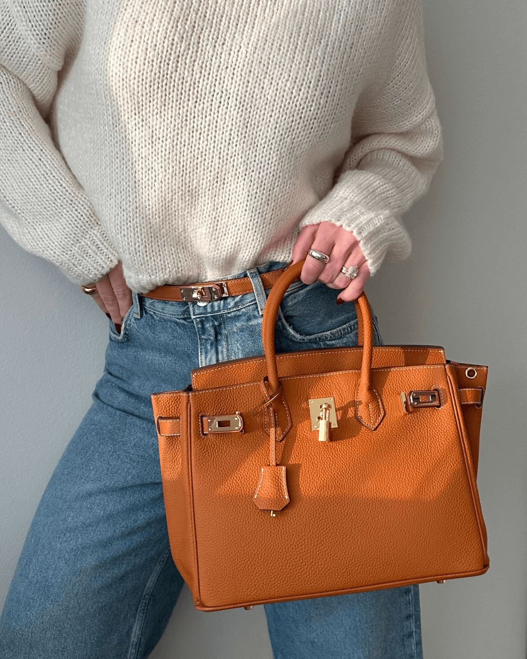 Elegante Liana dames schoudertas van hoogwaardig vegan leer, ideaal voor werk of vrije tijd.