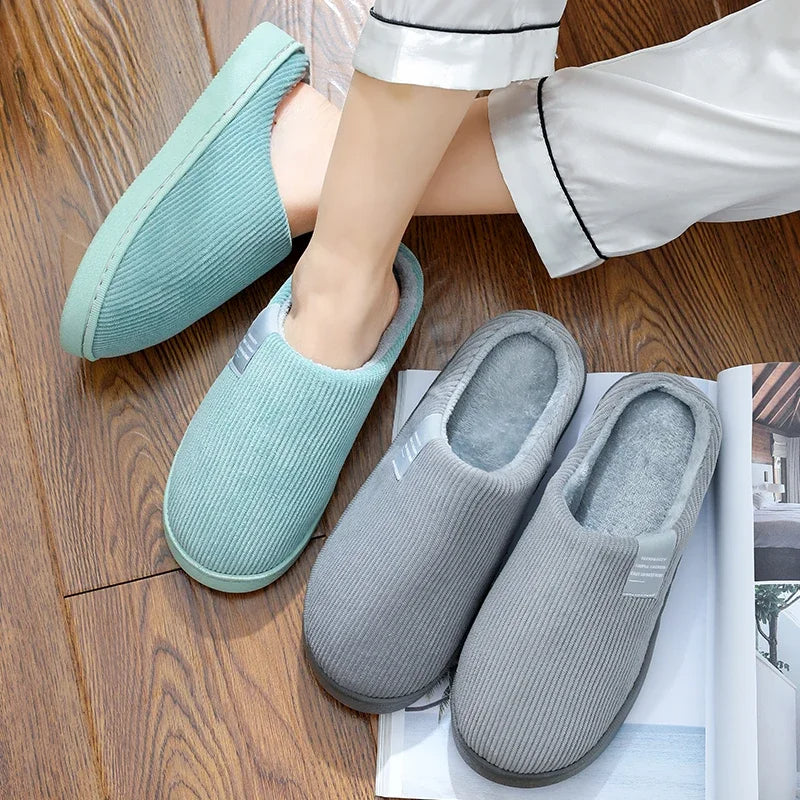 Anti-slip SunStride unisex warme pantoffels, geschikt voor zowel binnen als buiten, winterklaar.