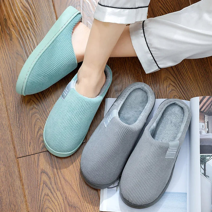 Anti-slip SunStride unisex warme pantoffels, geschikt voor zowel binnen als buiten, winterklaar.