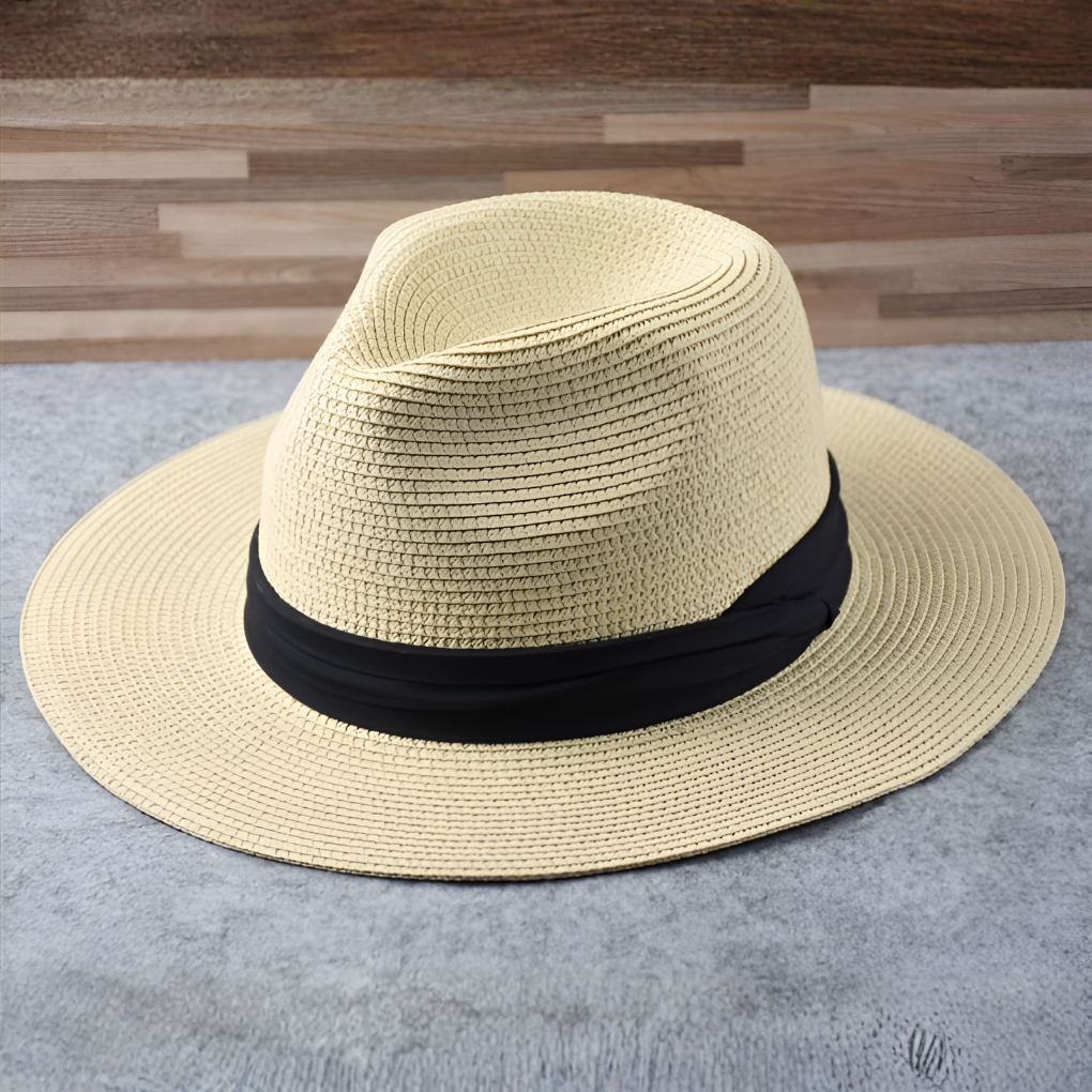 Elegante unisex Panamahoed in fedora-stijl, een duurzaam handgeweven modeaccessoire voor zonbescherming.