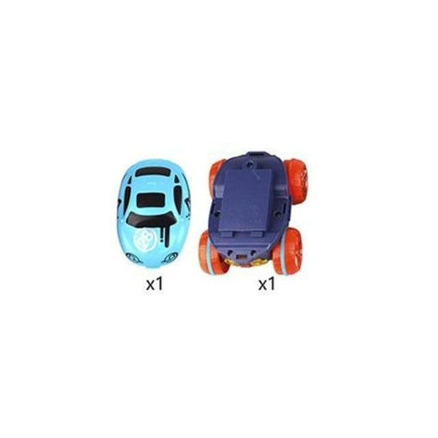 Close-up: Gloeiende flexibele magnetische racebaan met kleurrijke speelgoedauto's voor kinderen.
