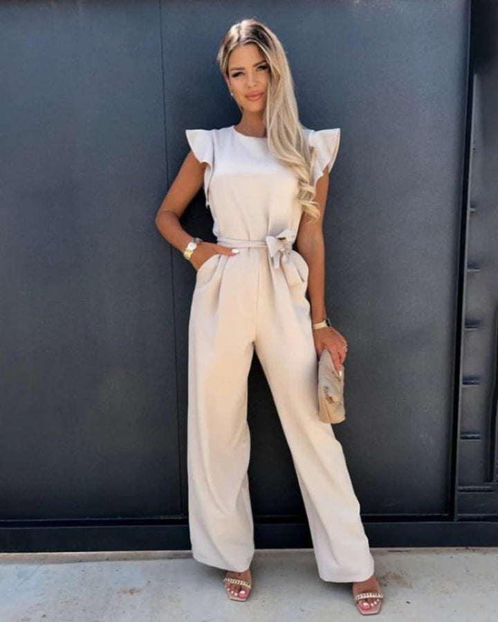 Modieuze en comfortabele dames jumpsuit van Hoymans met vlindermouwen, ideaal voor lente en zomer casual dagen.