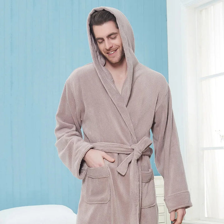 Warme winter badjas voor heren, ideaal voor ontspanning na bad of douche.