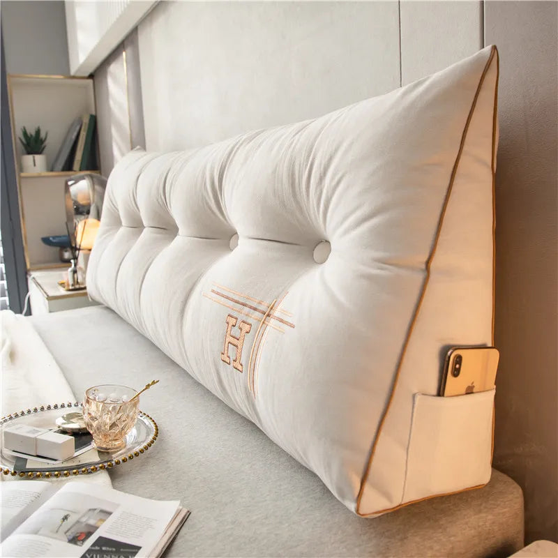 Veelzijdig groot comfortkussen EmbraceNest. Ideaal als bankkussen, slaapkussen of decoratief zitkussen voor interieur.