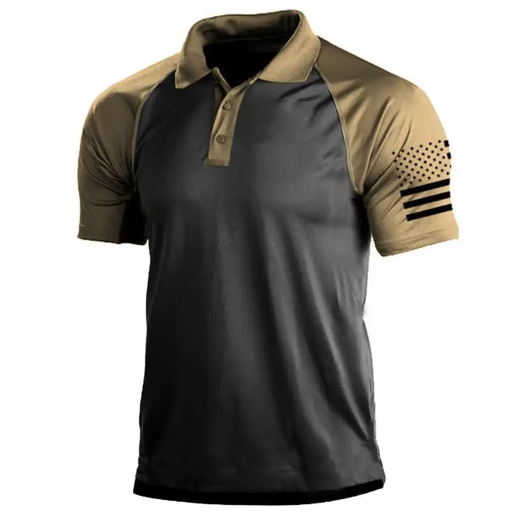 Heren sport T-shirt met kraag, ademend materiaal en trendy vlagpatchwork. Ideaal voor zomerse casual looks.