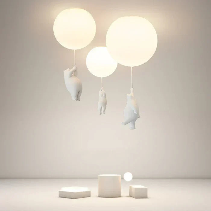 Unieke kinderlamp met vrolijke beer en ballon design, perfect voor kinderslaapkamer.