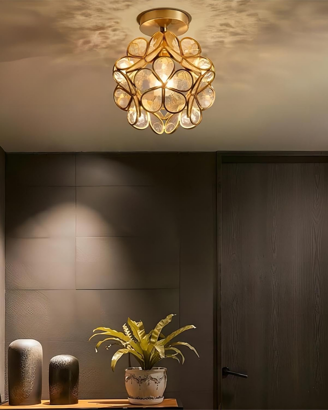 Moderne designlamp in bloemvorm, acryl plafondlamp voor een stijlvolle woonkamer.
