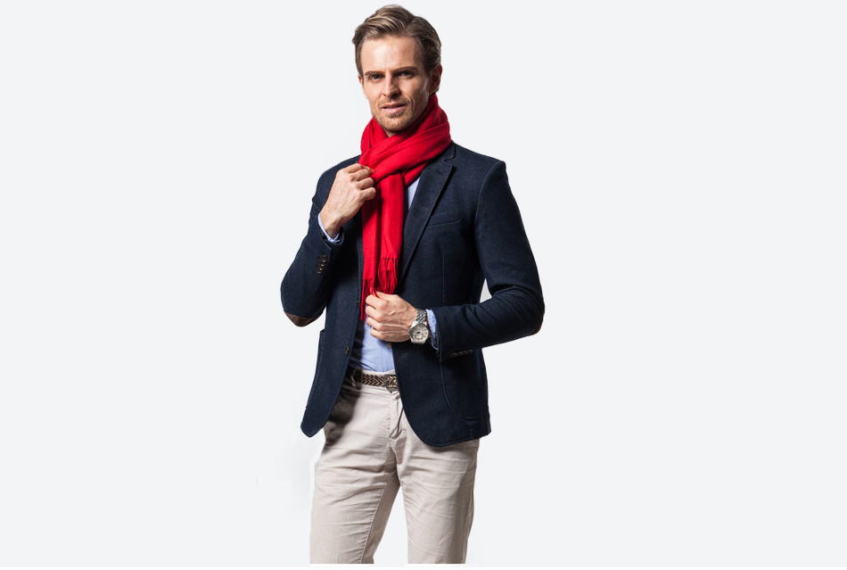 Verfijnde rode kasjmier sjaal, warm, zacht en stijlvol voor elke outfit.