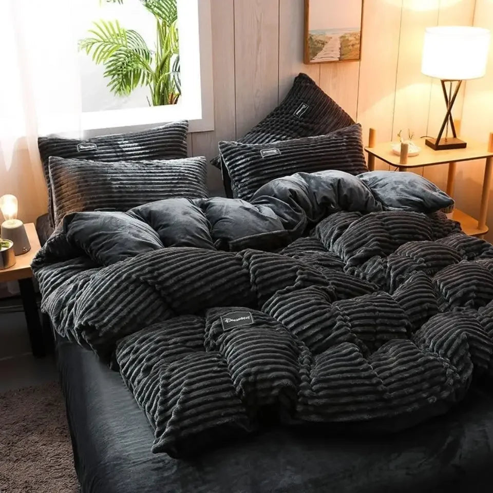Warm fleece dekbedovertrek, ideaal voor koude winternachten. Comfortabel en zacht slaapkamertextiel.