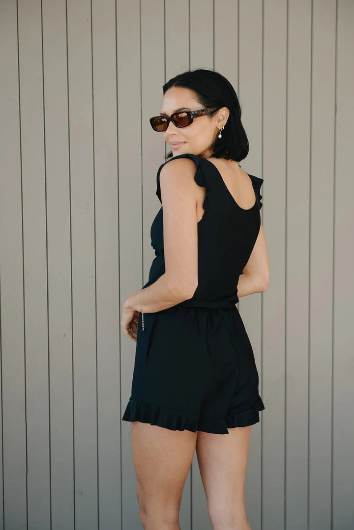Zomers dames badpak, elegante en kleurrijke zwemkleding voor comfortabele dagen op het strand.