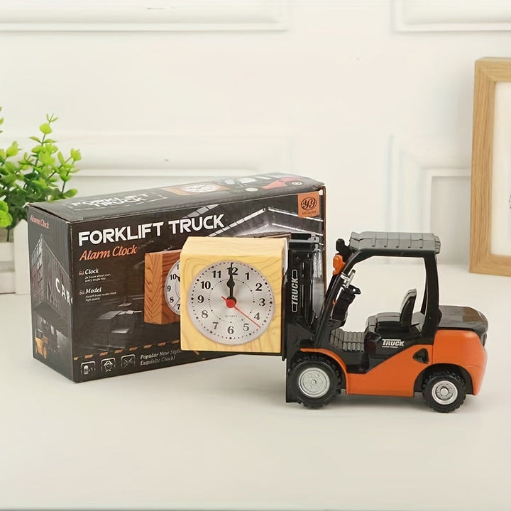 Gele retro vorkheftruck wekker, ideaal als bijzonder cadeau voor industrieel design liefhebbers.