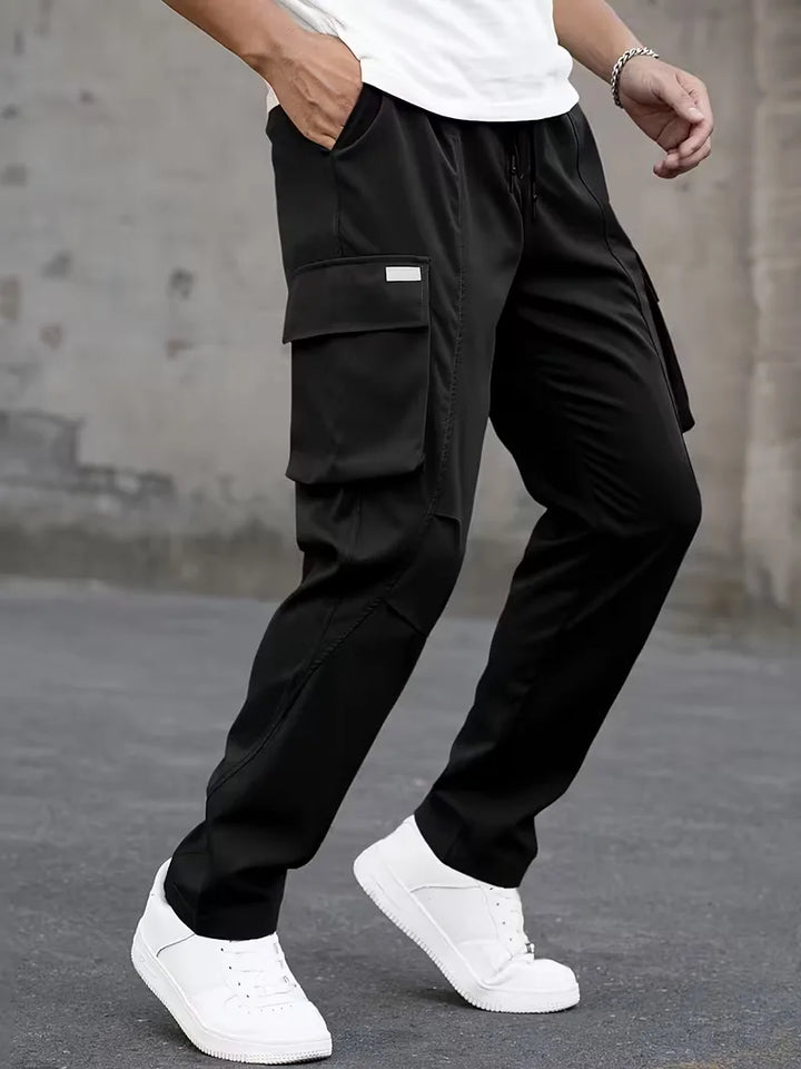 Heren cargo broek in koffie, comfortabel voor lente/herfst, met rechte pijp.