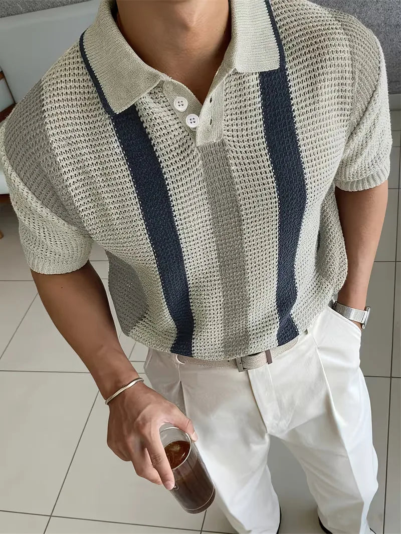 Smart casual herenpolo V-hals, korte mouwen, perfect voor lente/zomer.