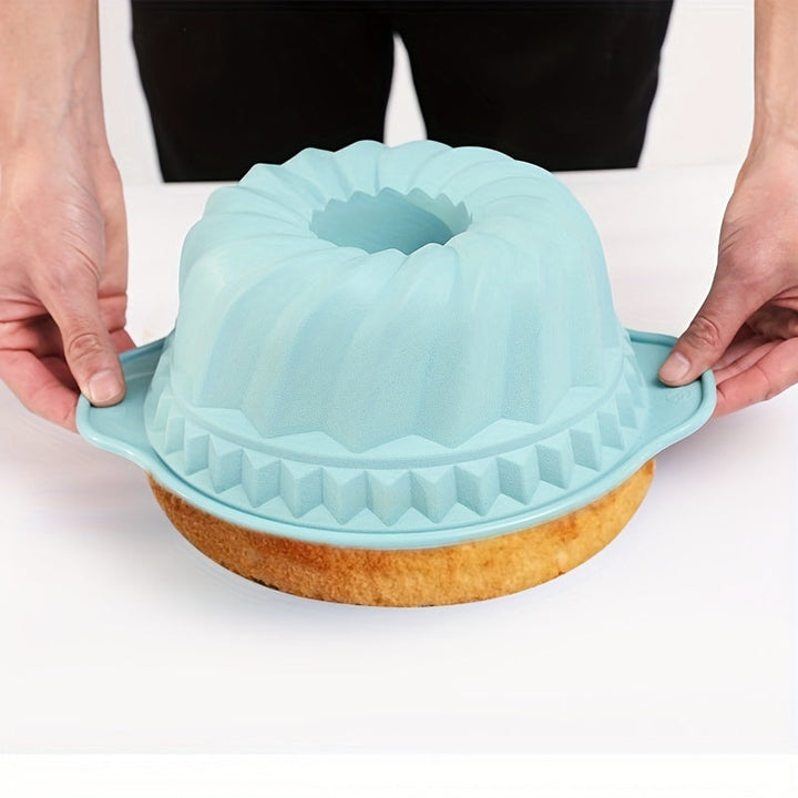 Flexibele siliconen bakvormen, buigbaar en non-stick, voor moeiteloos lossen van gebak en makkelijk schoonmaken.