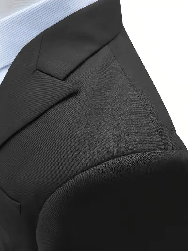 Driedelig heren pak, slim fit, met oog voor detail en een onberispelijke afwerking.