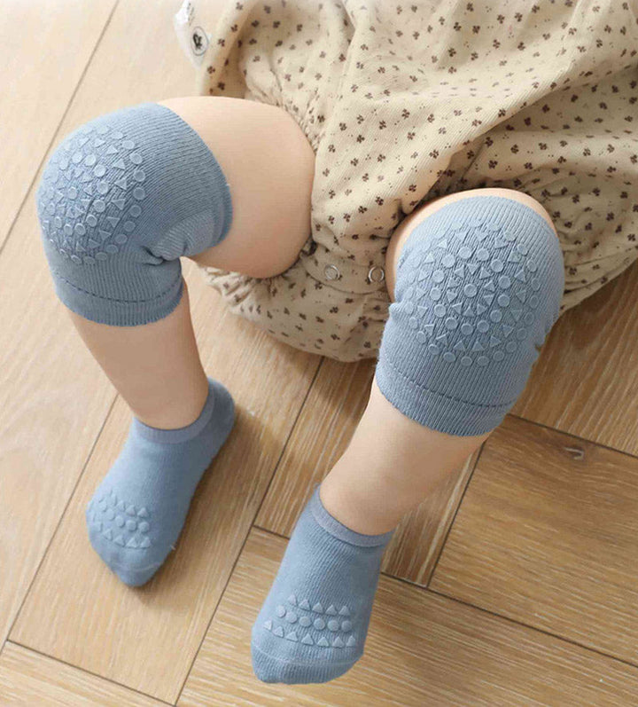 Laat je baby veilig en vrij de wereld ontdekken met deze zachte anti-slip kruipbeschermers voor knietjes.