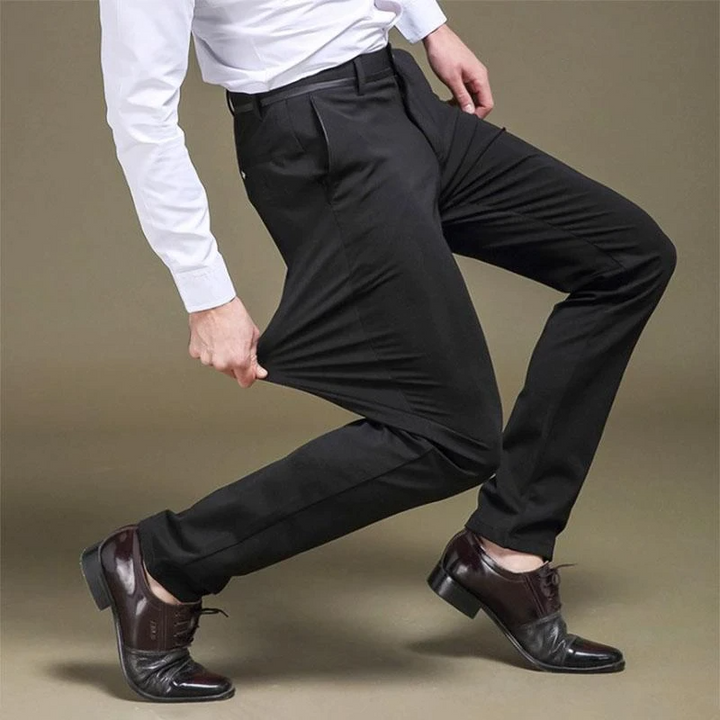 Khaki heren stretchbroek Jones. Comfortabele en stijlvolle pantalon voor een casual, maar geklede look.