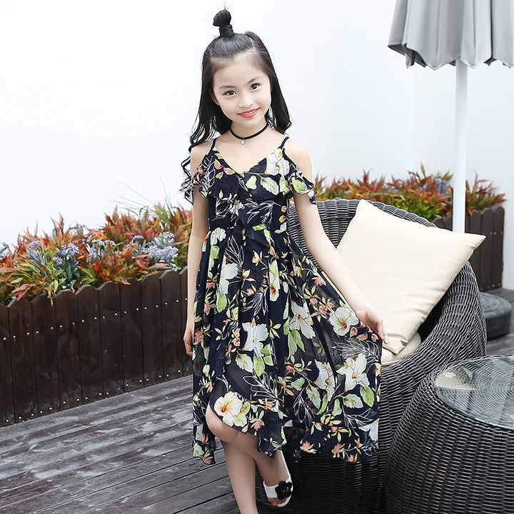 Comfortabele kinderjurk, bohemian stijl meisjesjurk in levendige kleuren voor lente en zomer.