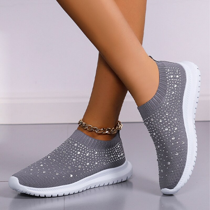 Stijlvolle dames sneakers, FreshSneaks, in modern design. Essentieel voor de modebewuste vrouw.