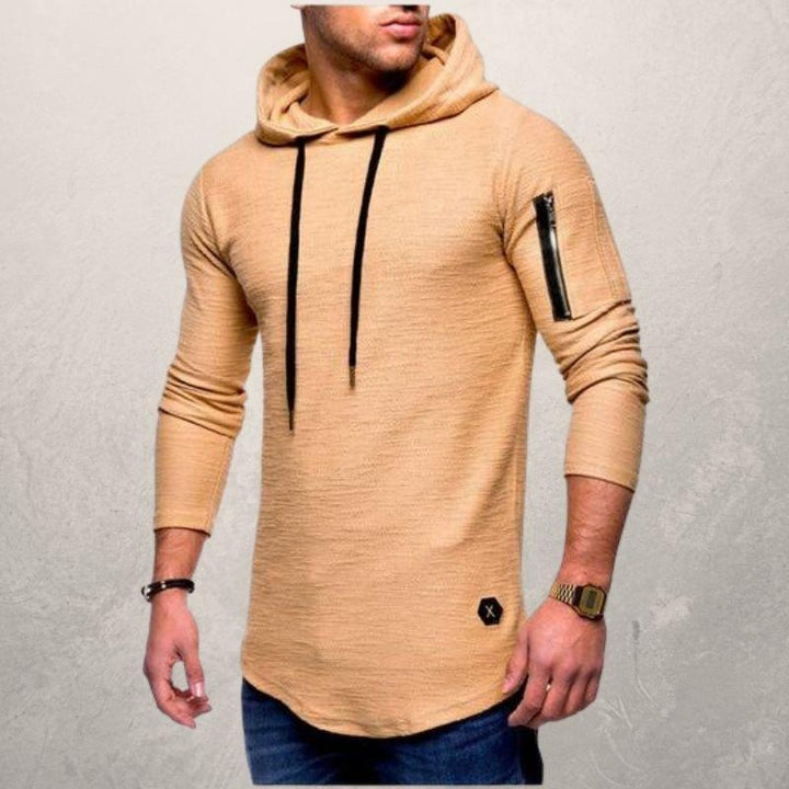 Detail van zwarte slim fit heren hoodie met capuchon en trekkoord. LiamsShirt casual mode trui.