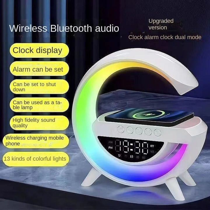 Multifunctionele gadget: compacte slimme oplaadlamp met Bluetooth speaker, wekker en draadloze telefoonoplader.