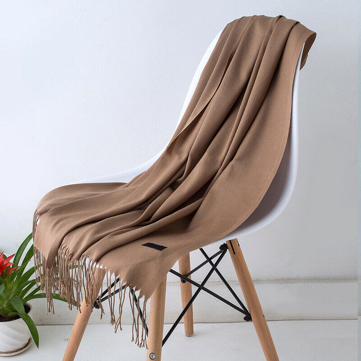 Zachte en warme kasjmier sjaal voor dames. Deze effen omslagdoek is een stijlvol accessoire voor de winter.