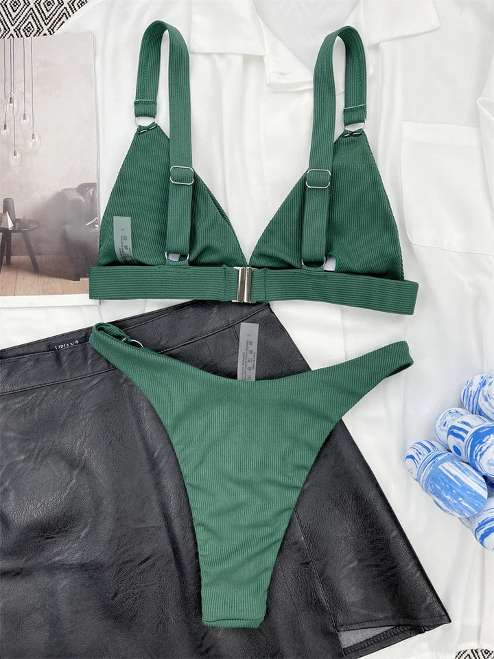 Trendy strandmode: Dames Vera bikini met push-up, Braziliaanse snit en decoratieve ringen.