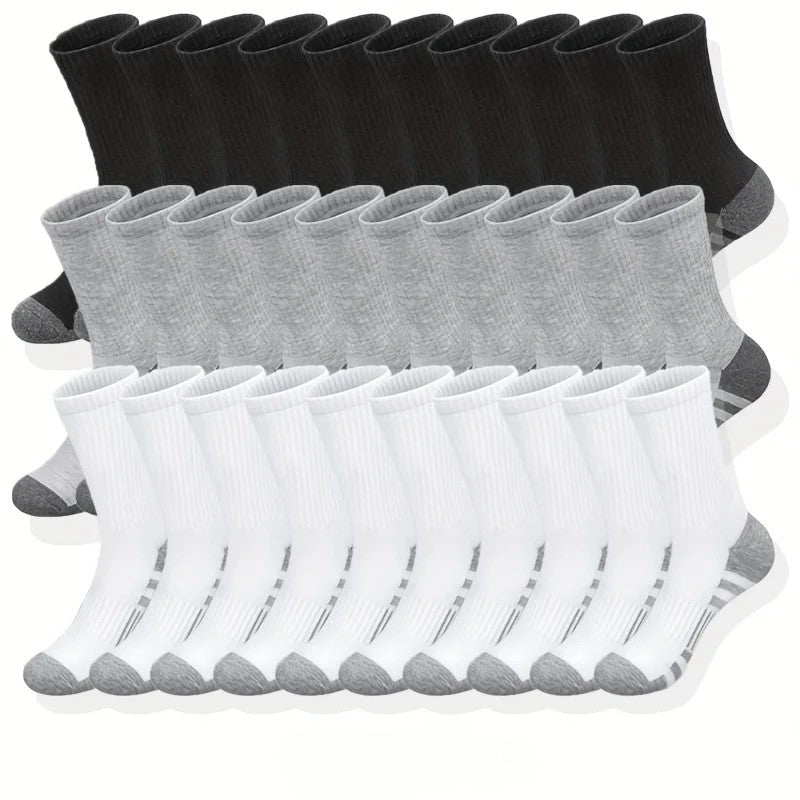 Gestapeld voordeelpak van 10 comfortabele antislip herensokken, ideaal voor sport & dagelijks gebruik.
