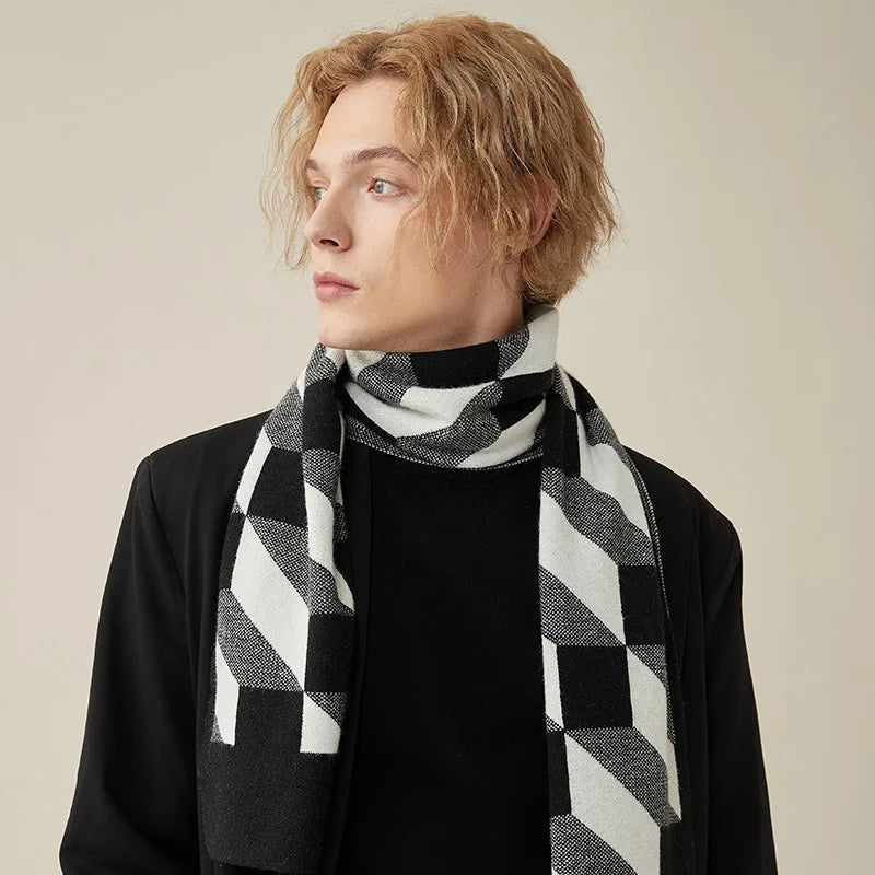 Veelzijdige heren sjaal in neutrale kleur. Warme wollen sjaal, eenvoudig te combineren met diverse winterkleding.
