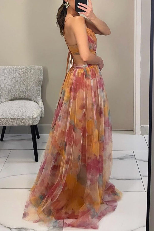 Vrolijke multicolor dames zomerjurk met V-hals, luchtig en elegant voor warme dagen.