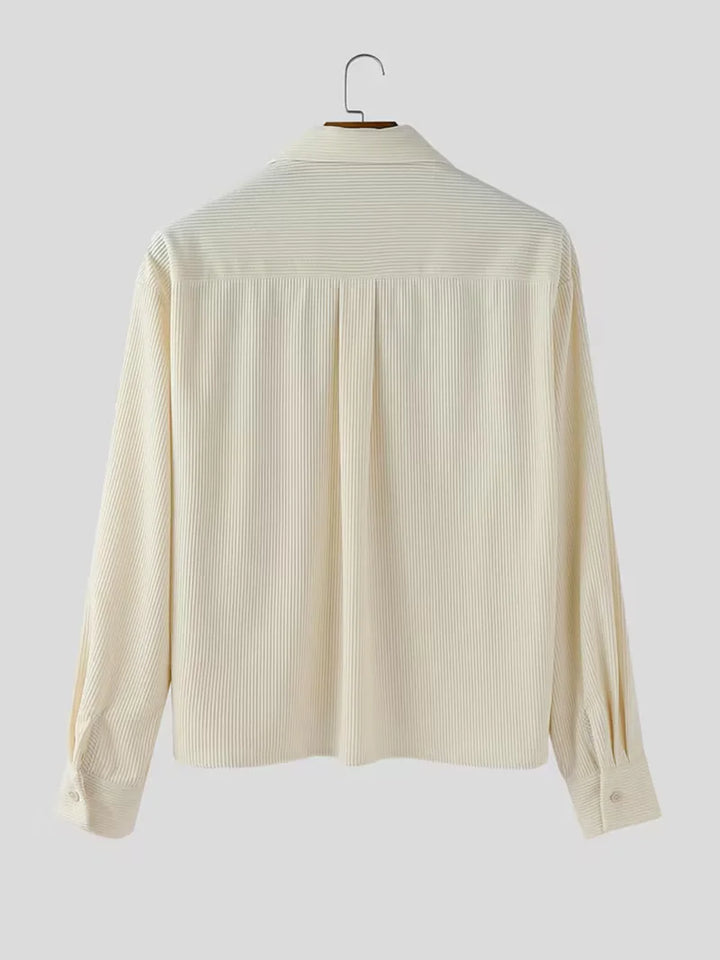 Trendy oversized herenoverhemd met V-hals en lange mouwen, casual en comfortabel voor elke gelegenheid.