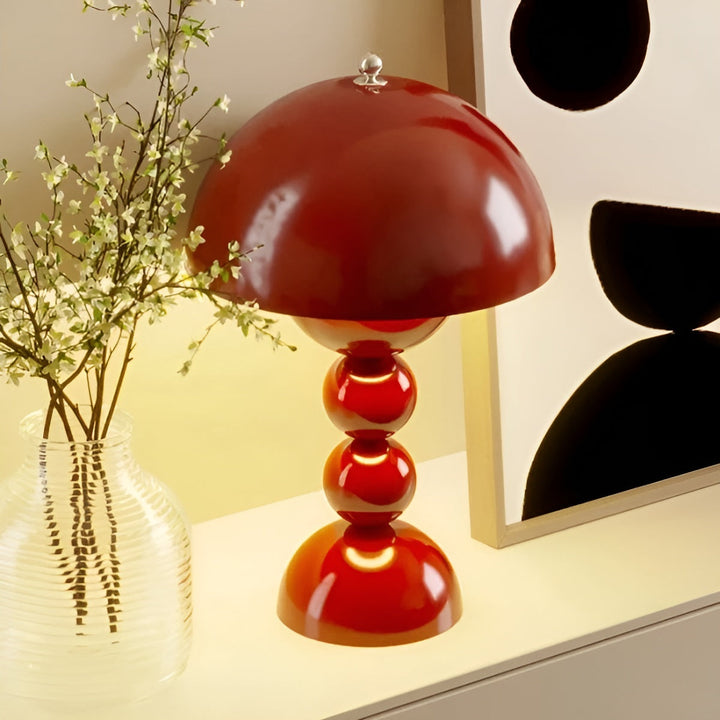 Scandinavische design tafellamp creëert warme en uitnodigende sfeer met LED.