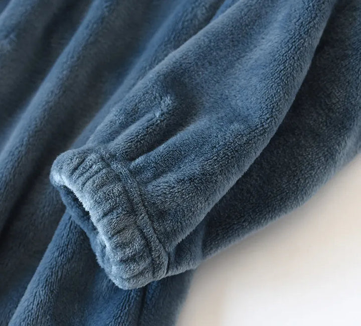 Comfortabele heren pyjamaset, warme winterkleding voor ontspanning thuis.