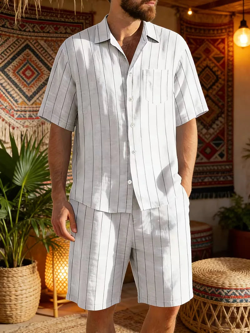 Vakantie heren set: relaxed fit shirt met V-hals & korte broek, perfect voor warm weer.