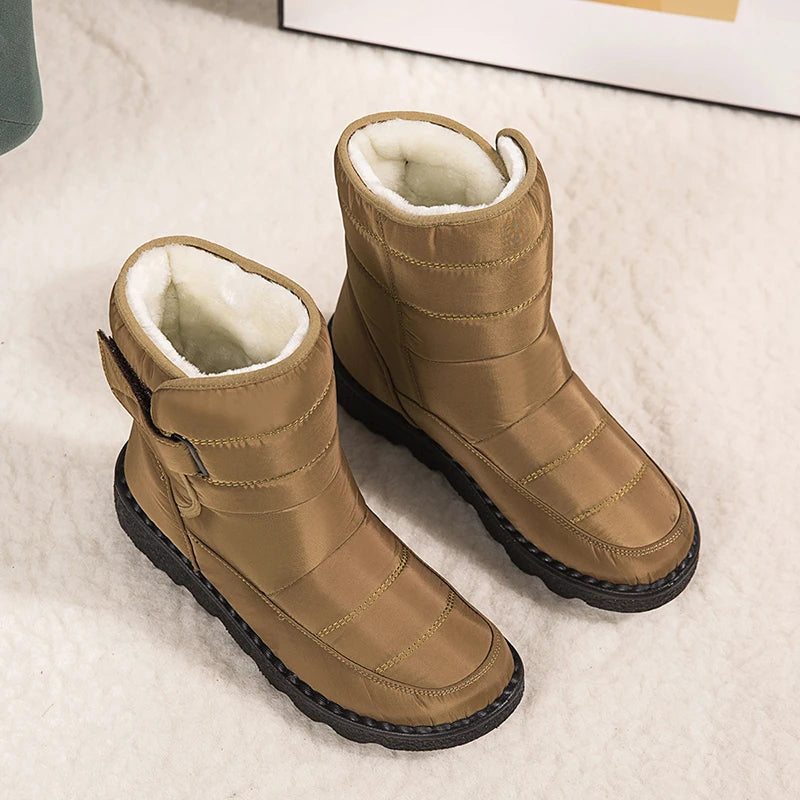 Waterdichte heren winterlaarzen met dikke warme voering en antislip plateauzool.