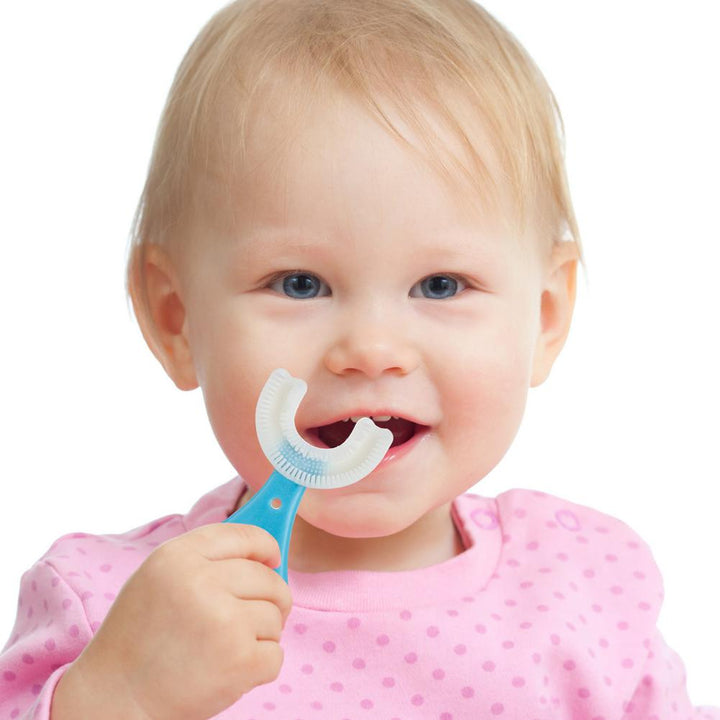 U-vormige kindertandenborstel voor zachte 360° reiniging. Ideaal voor baby's, peuters en junioren.
