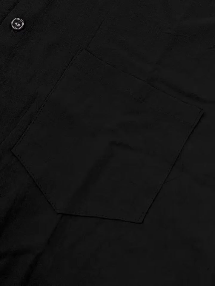 Casual heren zomerset: V-hals shirt met korte mouwen en rechte pijpen broek, relaxte pasvorm.