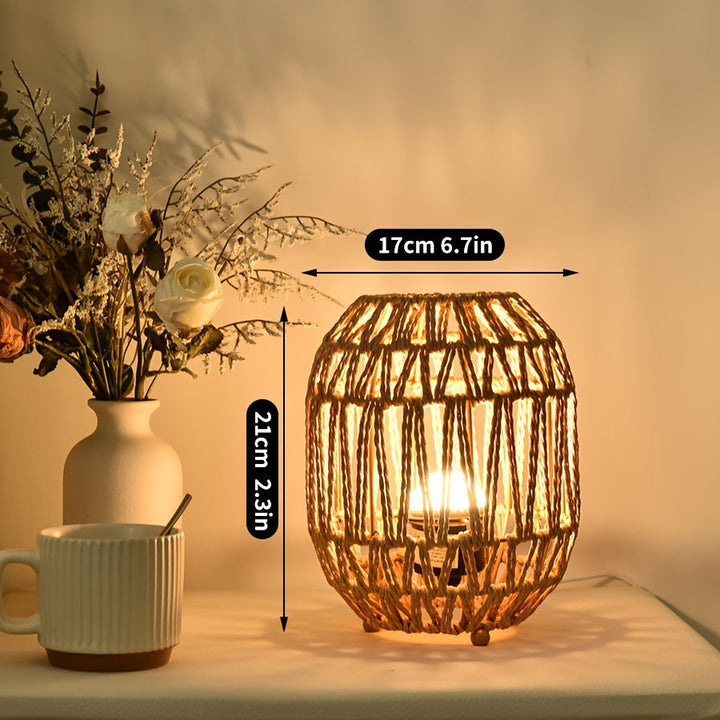 Natuurlijke handgemaakte rotan tafellamp in bohemian stijl, perfect als sfeervolle slaapkamerlamp.