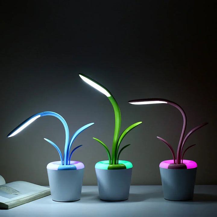 Stijlvolle blauwe LuminaFlex LED tafellamp. Modern design, ideaal voor studie of kantoor interieur.