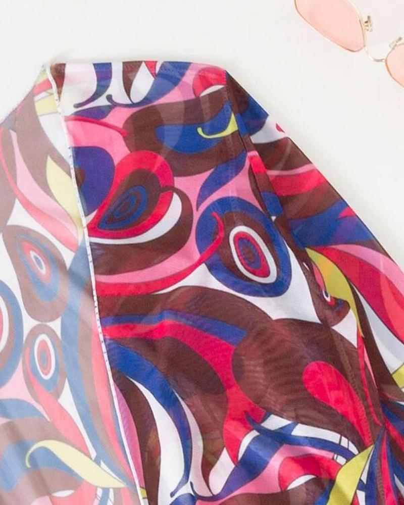 Comfortabele en luxe driedelige bikini set voor de moderne vrouw.